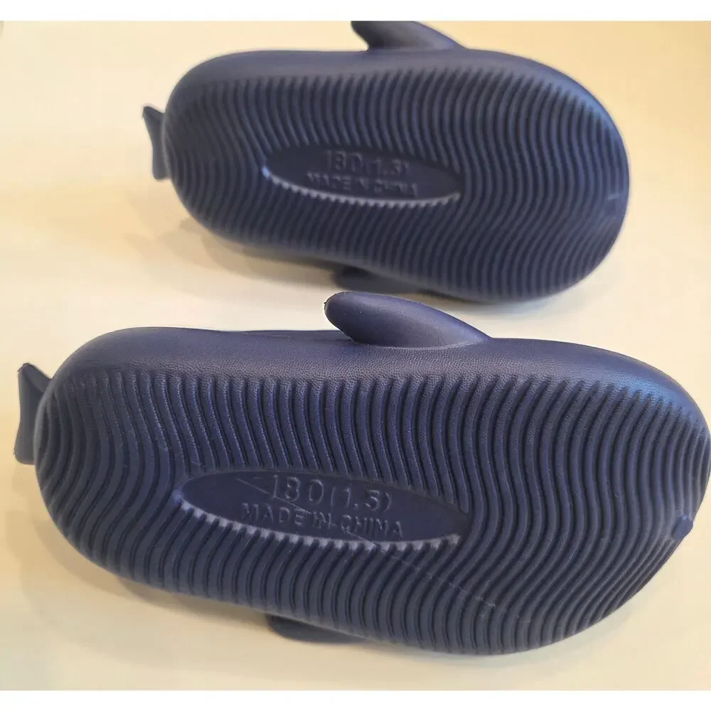 NEW Shark clogs w/sherpa and fur lining‎ in navy blue sz 150 US 8.5